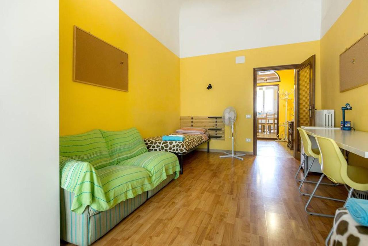 Sant'Antonino Apartments Florenz Zimmer foto